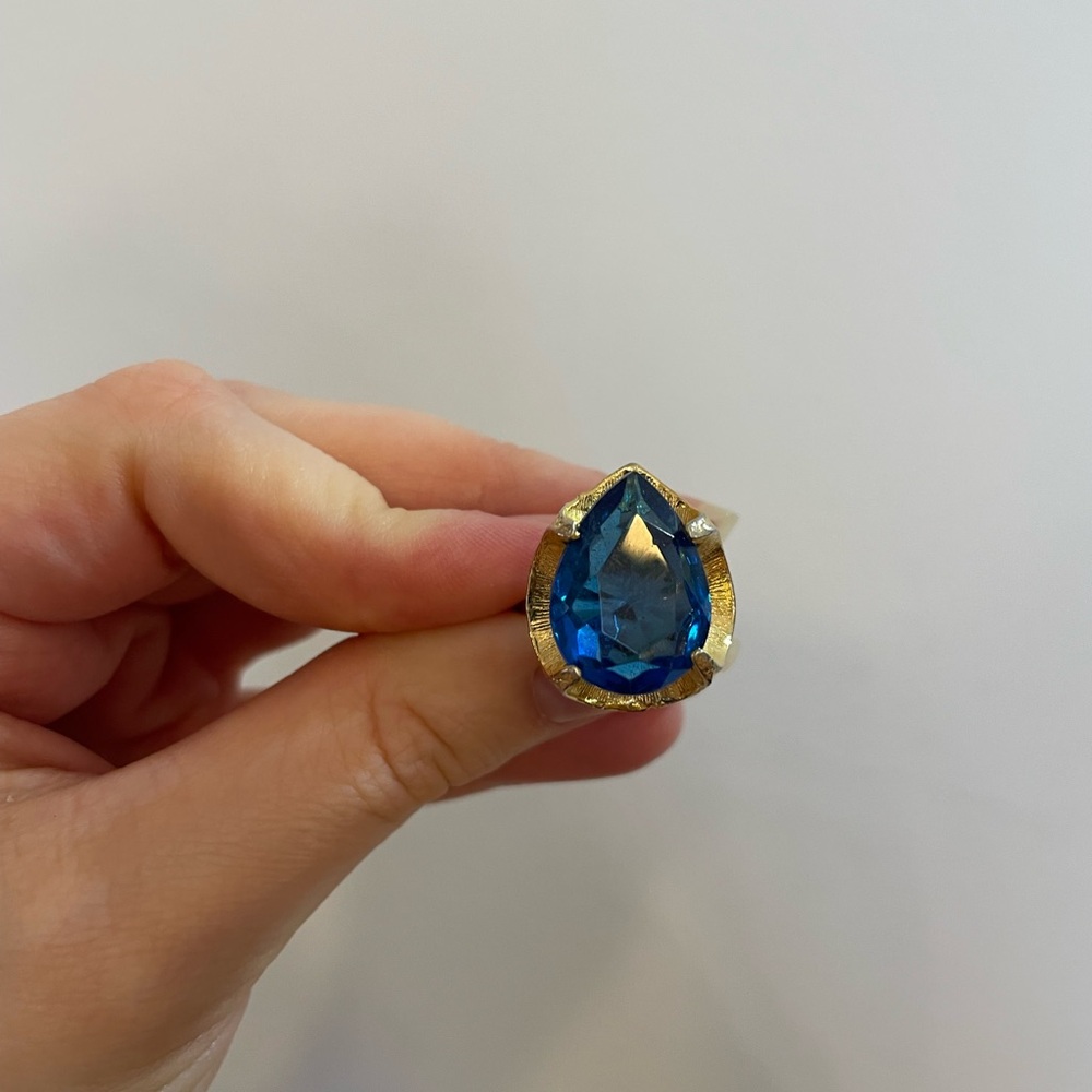 Vintage costume ring topaz dark blue stone